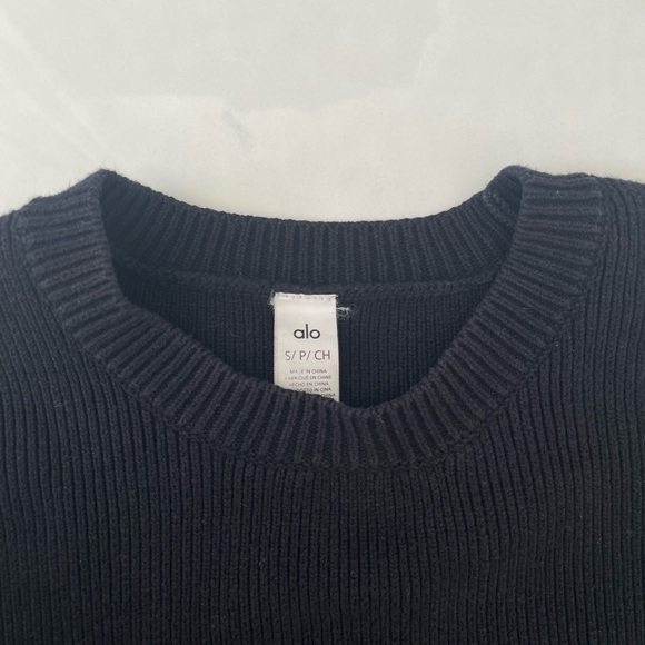 Alo Black Ribbed Sweater - Picture 6 of 8